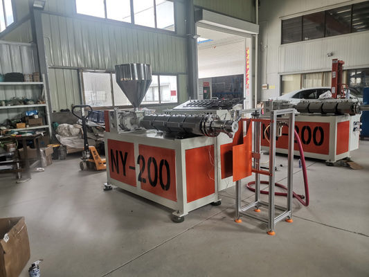 Χρησιμοποιημένη ίνα της Pet μπουκαλιών που κατασκευάζει τη μηχανή στις μη συνεχείς ίνες της PET που ανακυκλώνουν \